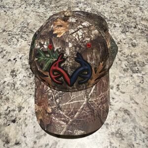 REALTREE RED BLUE ANTLER LOGO CAMO MESH TRUCKER SNAPBACK HAT CAP HUNTING OUTDOOR